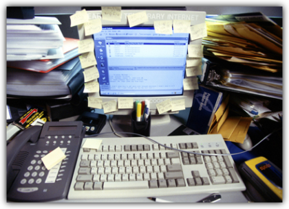 Tun Das Bild zeigt einen Computerarbeitsplatz und auf dem Bildschirm voll umrahmt von PostIts. Beim Mouse-over erscheint die Kurzbeschreibung: Tun - Erweitertes Business Engineering hilft Ihnen bei Geschäftsprozessmanagement, Informationsmanagement, Benchmarking, Projektmanagement und ähnlichen Managementpraktiken.<br />©Ingram