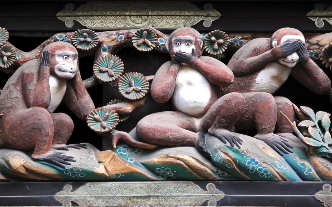Es gibt immer mindestens drei Alternativen Das Photo zeigt die berühmten drei japanischen Affen – einer hält sich den Mund zu, einer die Ohren und einer die Augen.<br />©memephoto